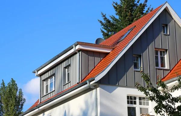 Metal Roof Benefits, Costs, and Installation Guide for Homeowners