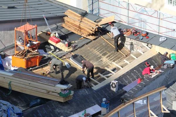 What to Look for in a Trusted Roofing Contractor